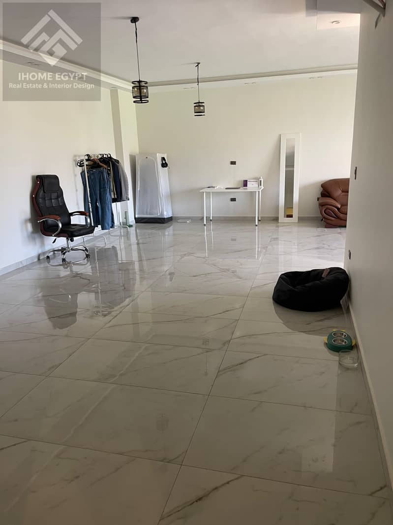 9 b5b5ec44-cbbd-4137-8e30-3f2215dd1afa. jpg