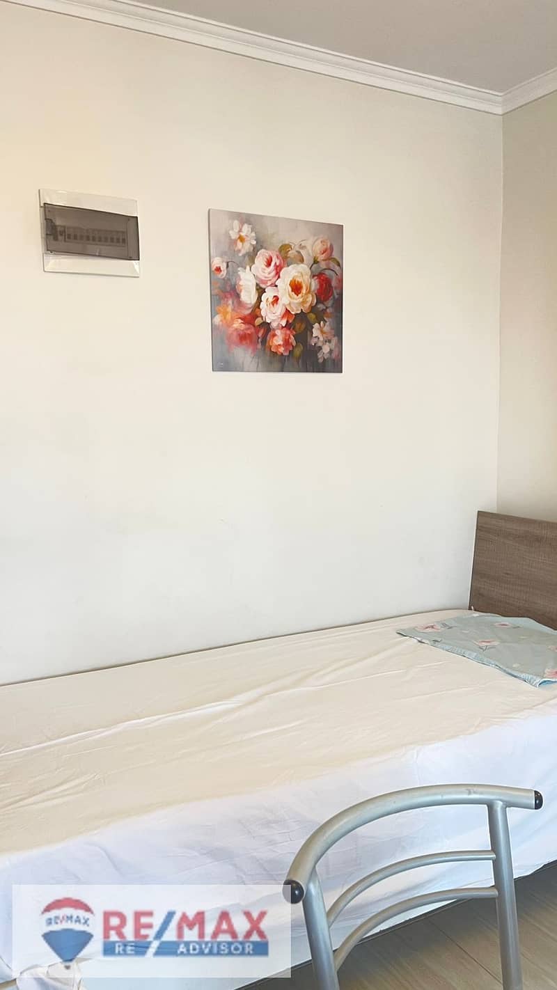 3 photo_5994349735084935992_w. jpg