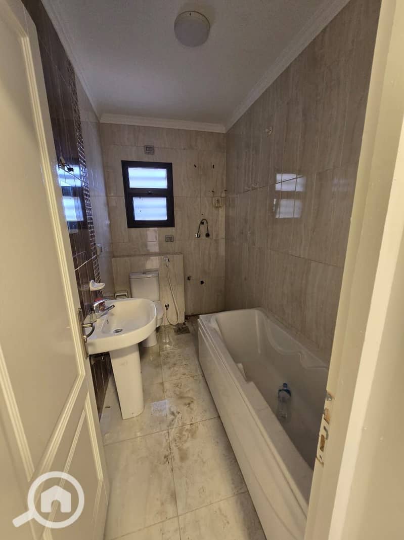 13 2d7250e4-ea15-49ae-8a7f-10b0182880c8. jpeg