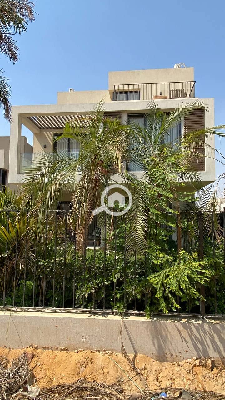 8 01ffdc85-a77e-49ce-90b1-696605e6b2cf. jpg