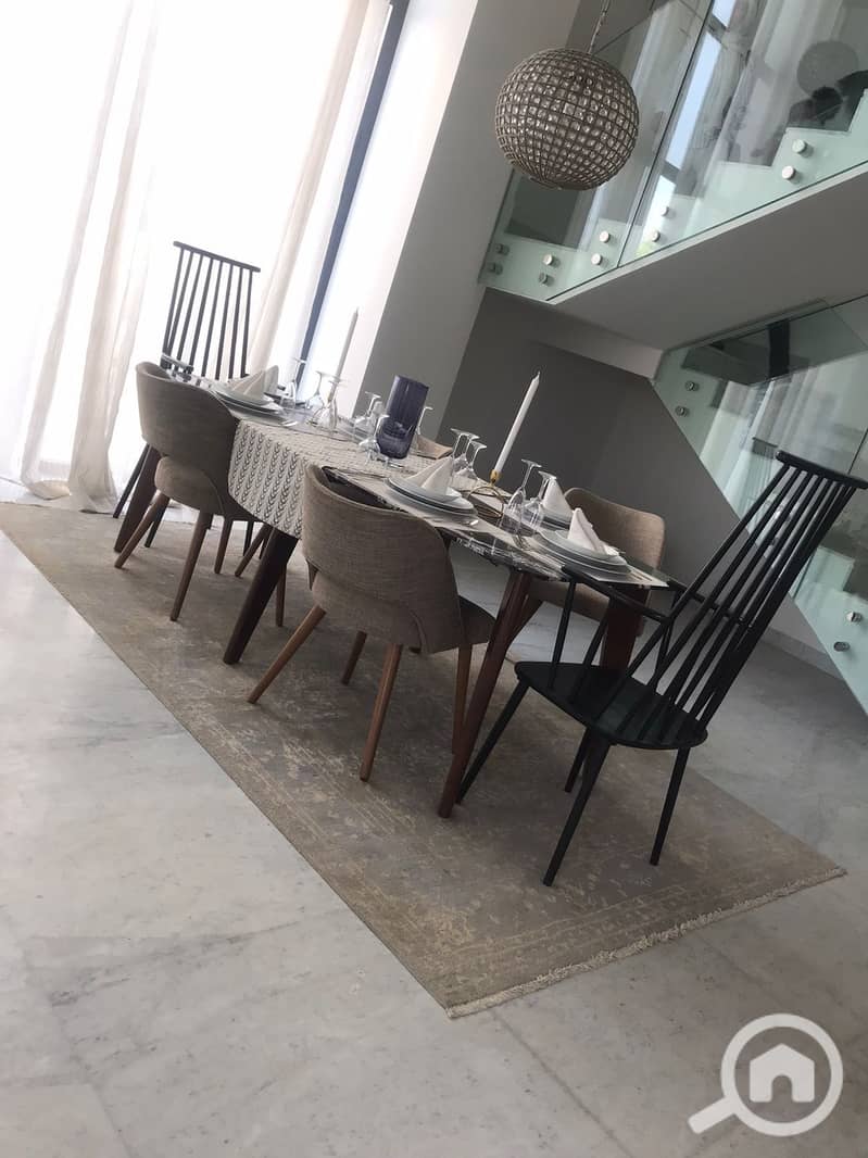 2 9896143d-b80d-458a-a635-fa7bda8ff5ab. jpg