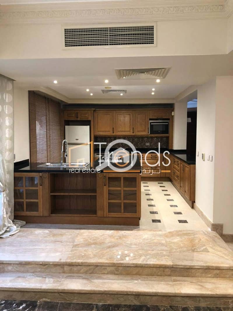 5 4a026e26-5243-46a9-812b-65493eed1326. jpg