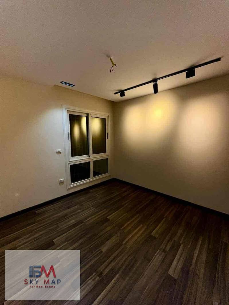 8 39b7f861-8744-4693-a691-58d0268a10fe. jpg