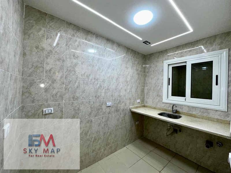 10 d458ed0b-a0a0-4696-a410-f171b7f79f7b. jpg