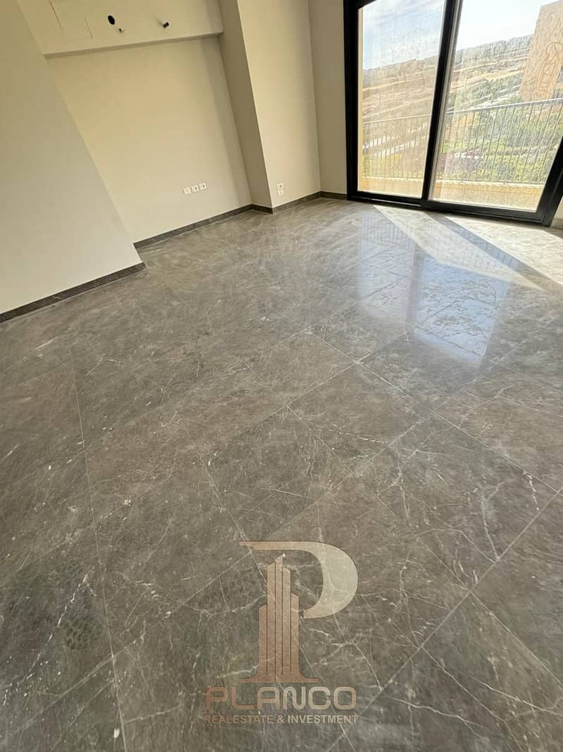 2 b569bbb1-6c47-459e-98ca-ee130a1704fa. jpg