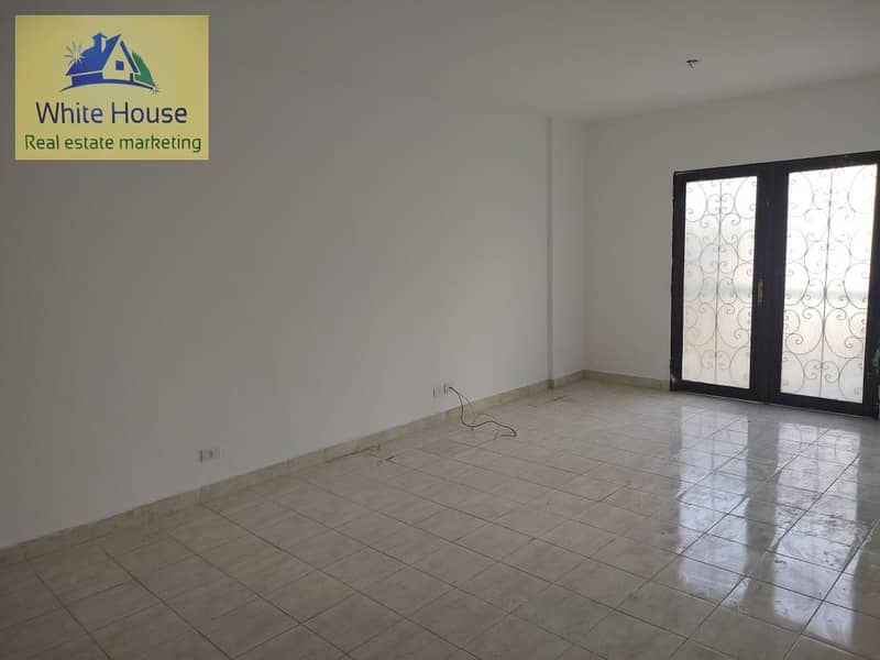 2 1957968930d30b69d9-15e4-469c-8dba-e47bb5ff9a03. jpg