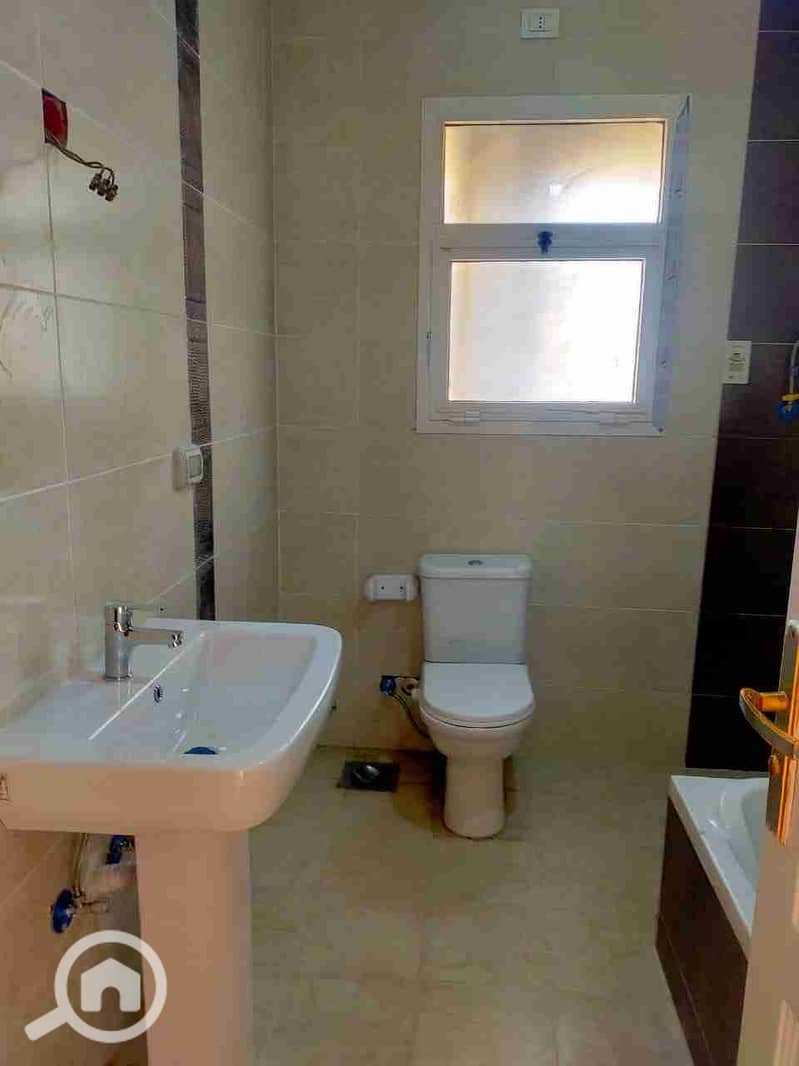 1000492990. jpg 1000492990. jpg