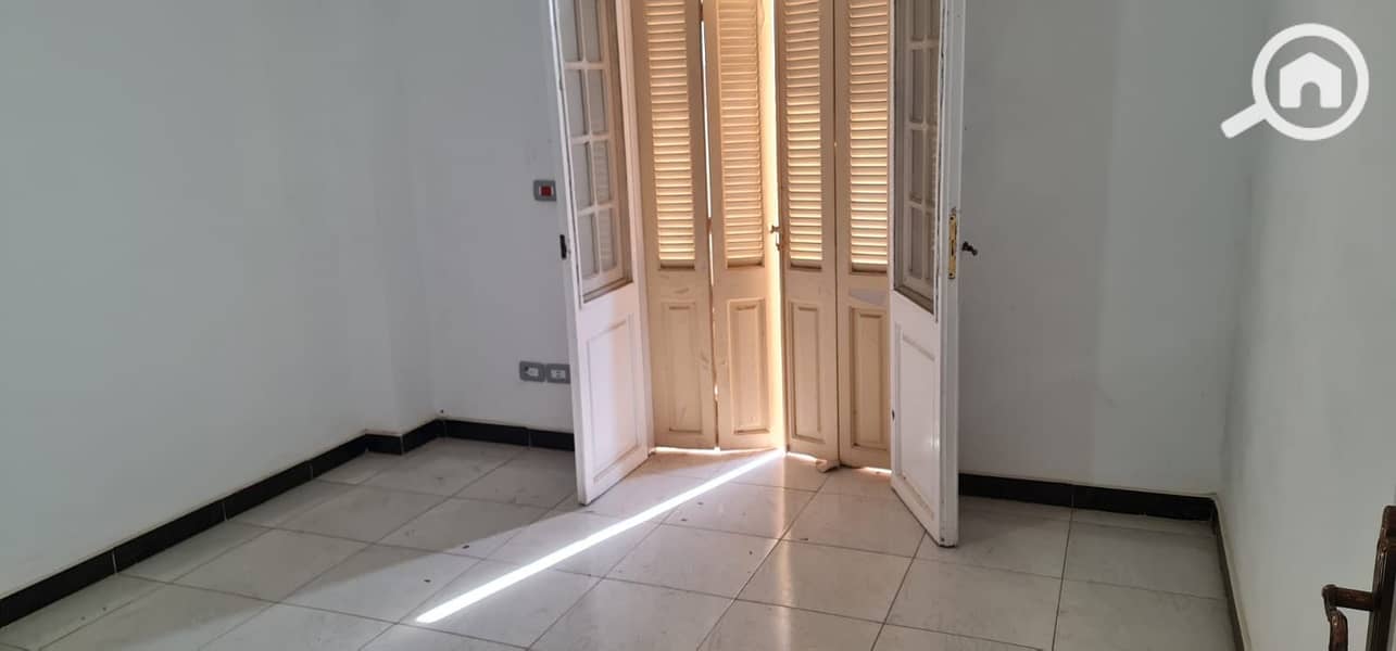 4 10b23a45-28b2-481e-96e2-3e8cf00fd2d7. jpeg