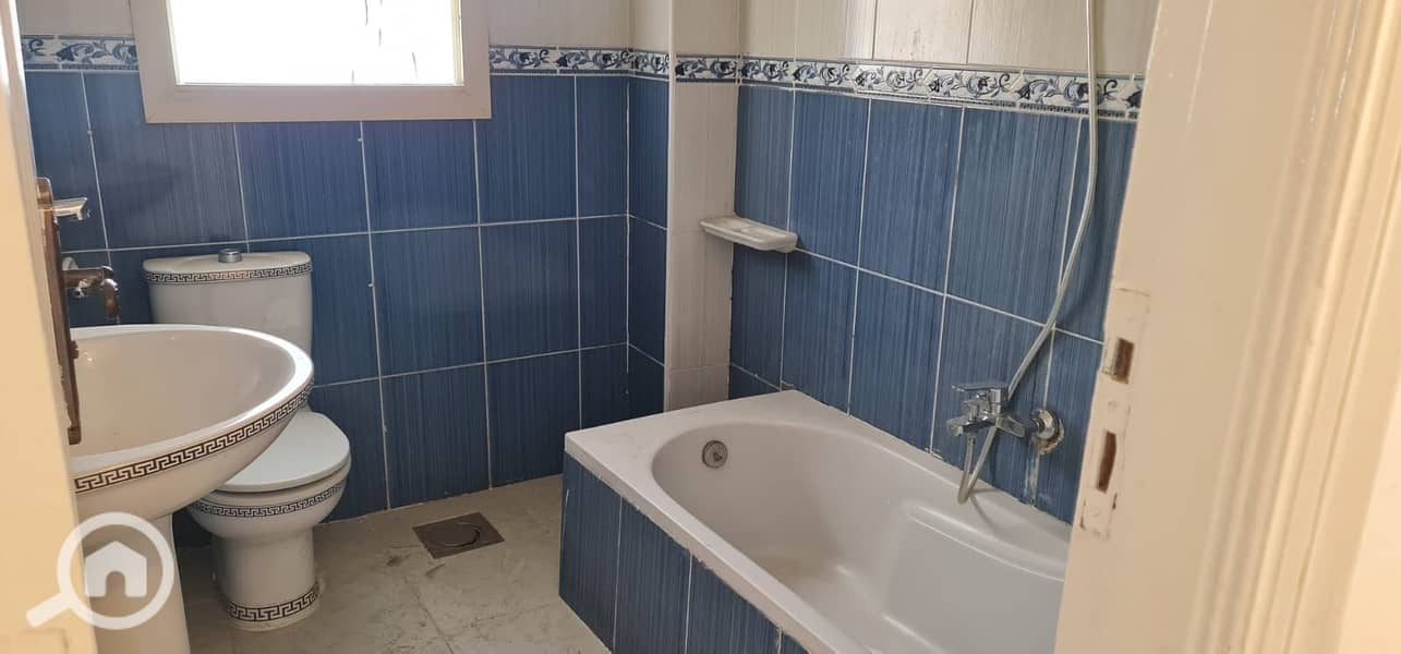 5 0a1ae826-ed36-4577-86e4-41ea40c1fa37. jpeg