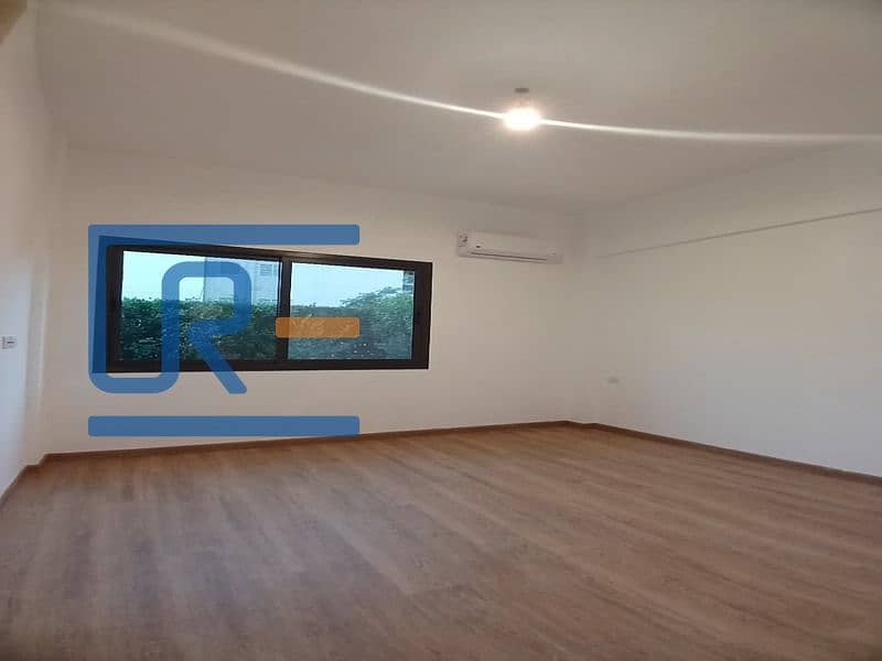 4 07a13ce1-308e-4cae-bd81-337124116818. jpg