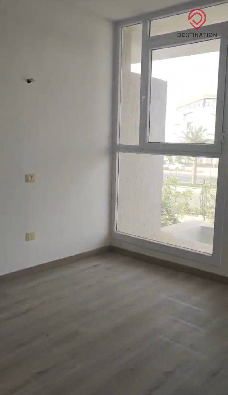 6 0bb675e4-b5b9-40ab-bd96-b48f763b5a41. jpg