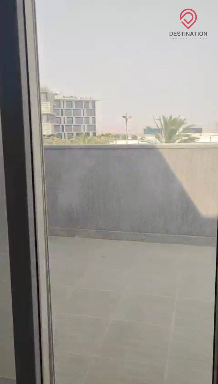 8 5d9a8cb5-e69e-44d2-afda-1dc223062e87. jpg