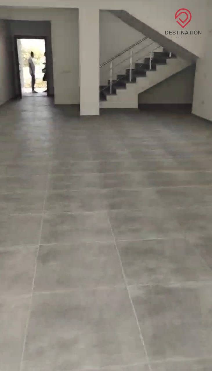 11 237fc0de-1bec-472f-8db2-070f75742320. jpg