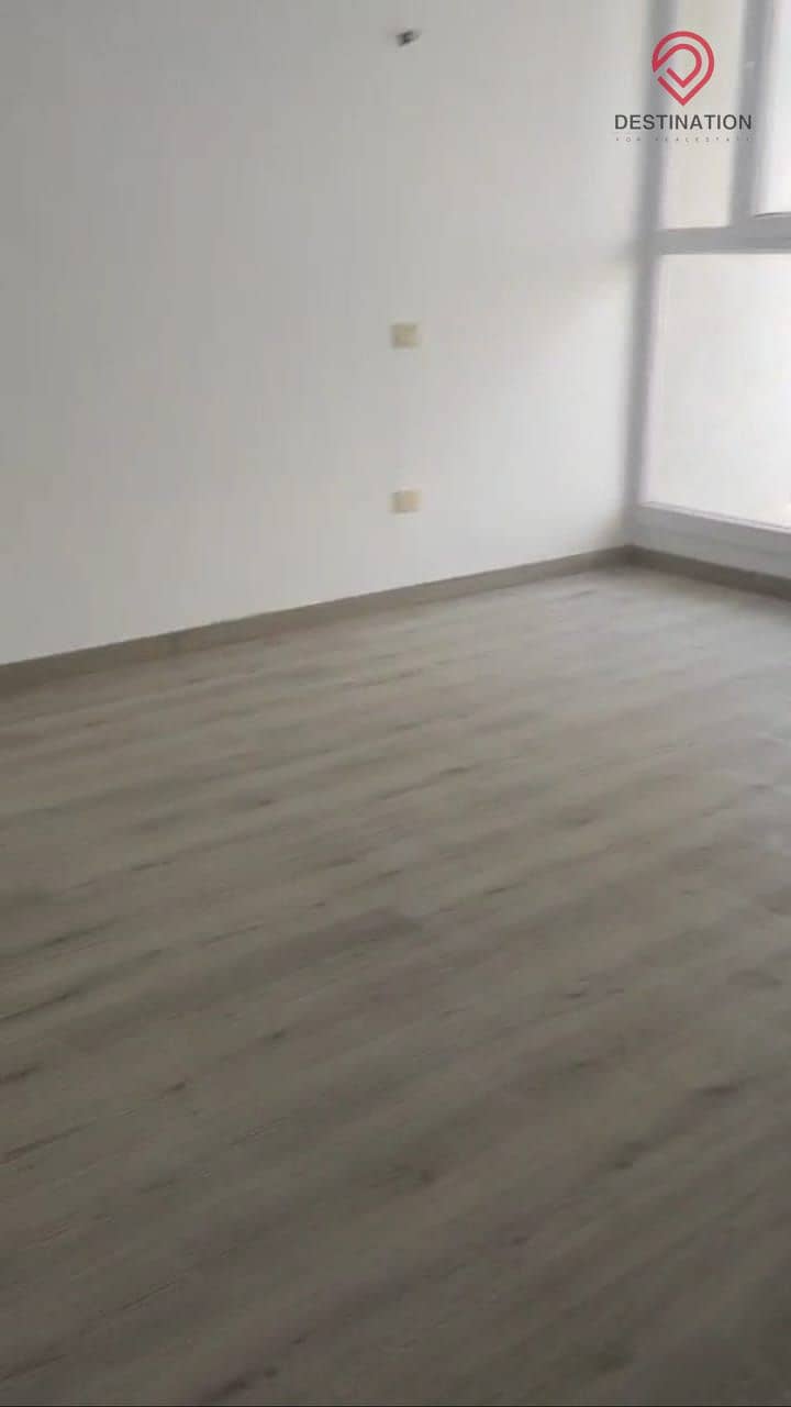 12 4418b9e7-d24a-4b28-9b7d-bef5cb58b75d. jpg