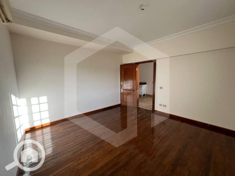 8 Beverly Hills 8. jpg