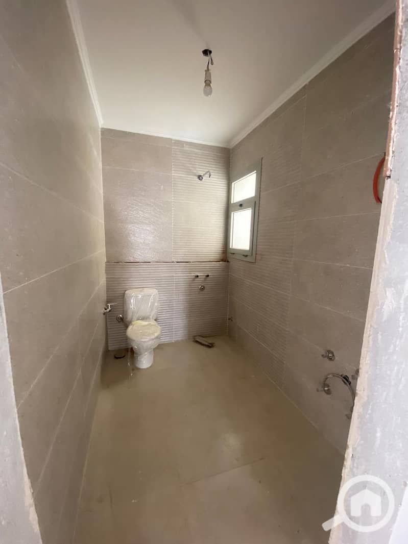 5 28df8546-0aa6-498d-abdb-4219357f8f10. jpg