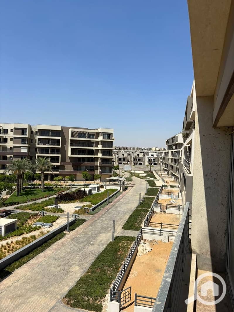 2 c70999dd-e5ca-4d8f-a6d8-d76658960d1e. jpg