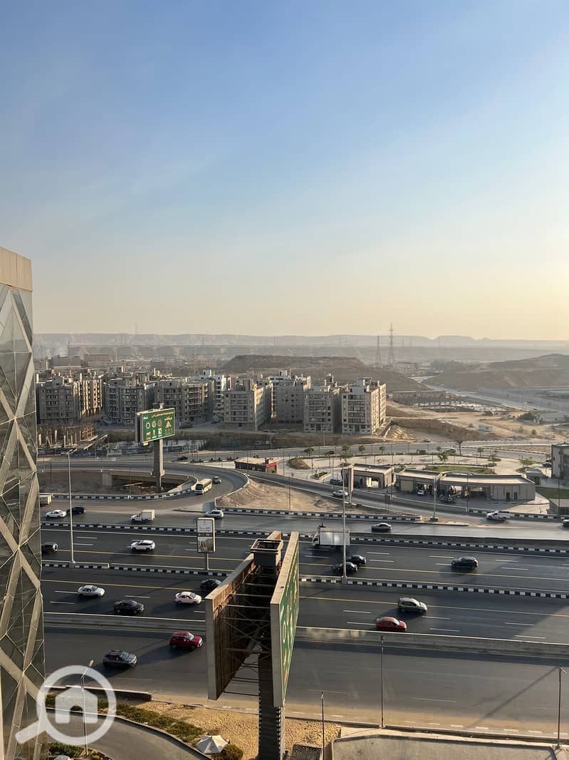 2 WhatsApp Image 2025-10-25 at 17.16. 36_432f1ad1. jpg