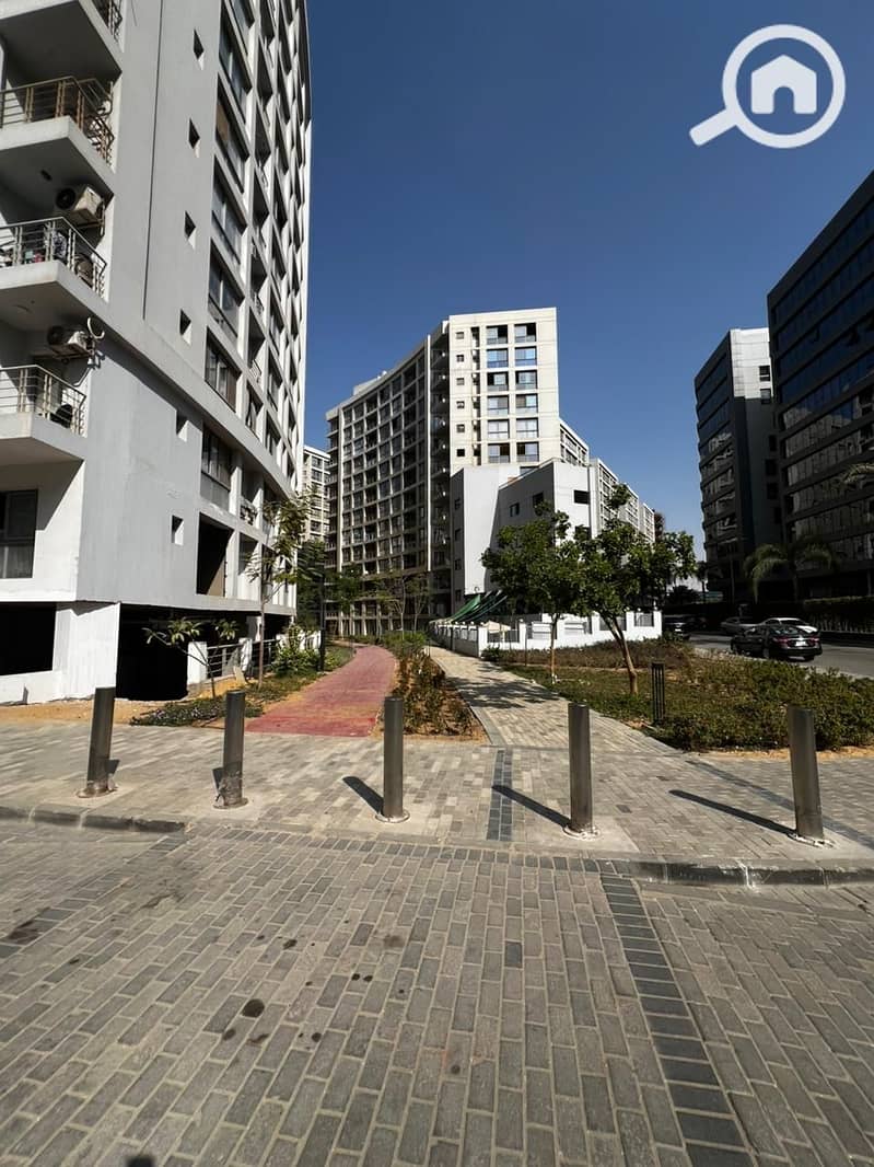 10 WhatsApp Image 2025-10-19 at 13.21. 34_c3f53b20. jpg