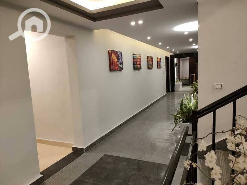 8 894bd8af-f895-4657-b854-e1e98e61d4f7. jpg