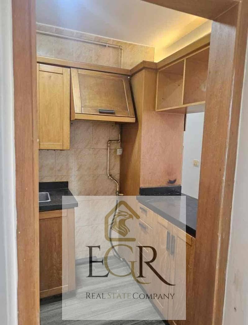 7 e73c444e-b61f-4ddb-b895-d54da3f4341c. jpg