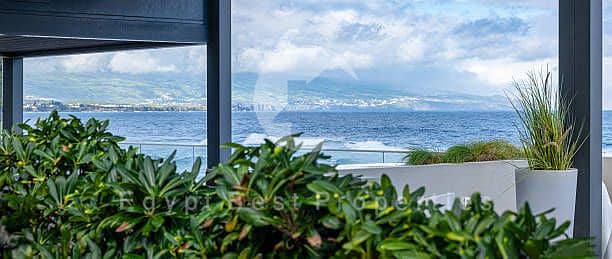 19 istockphoto-2210073617-612x612. jpg