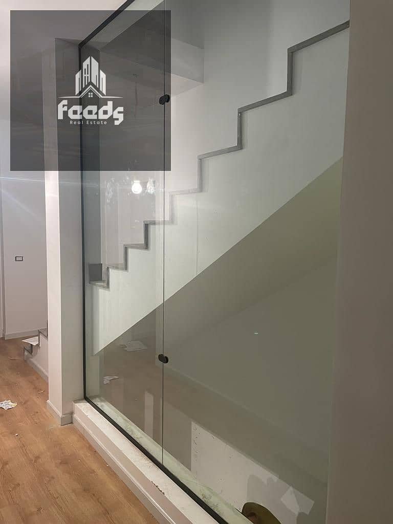 2 b8bea7ed-39e7-4285-9204-47c98956b25d. jpg