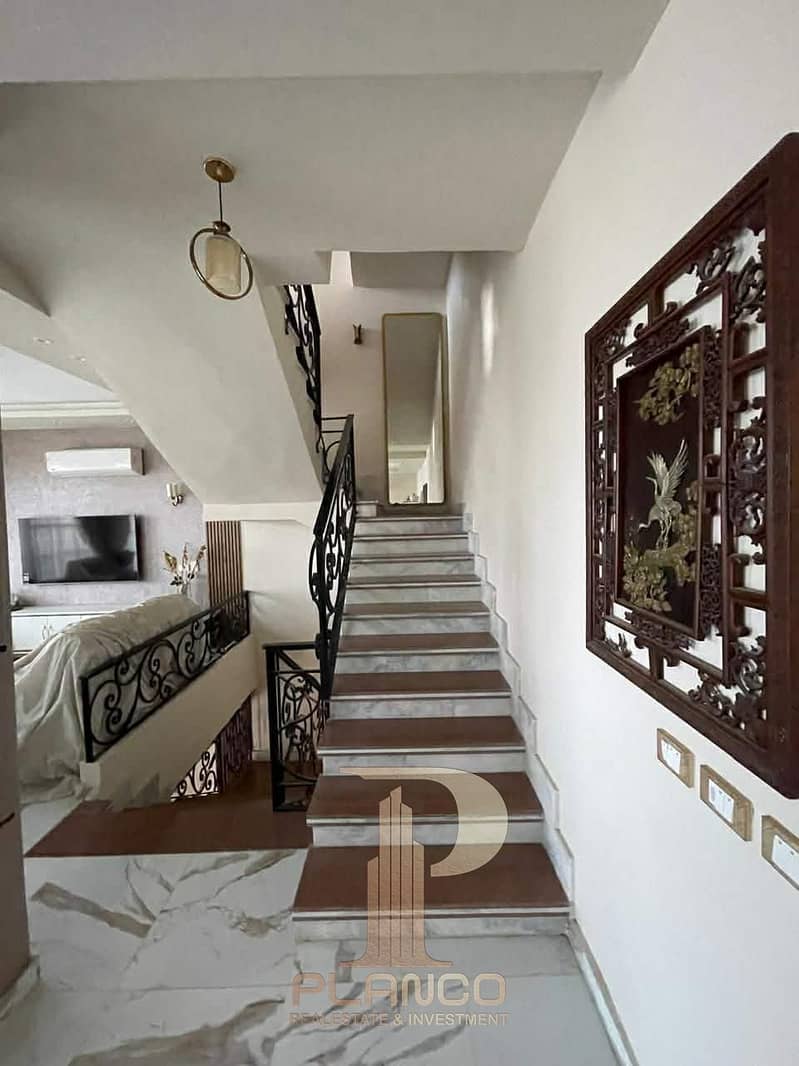 10 712906d8-67ee-47f7-8a77-ff653ed6afb6. jpg