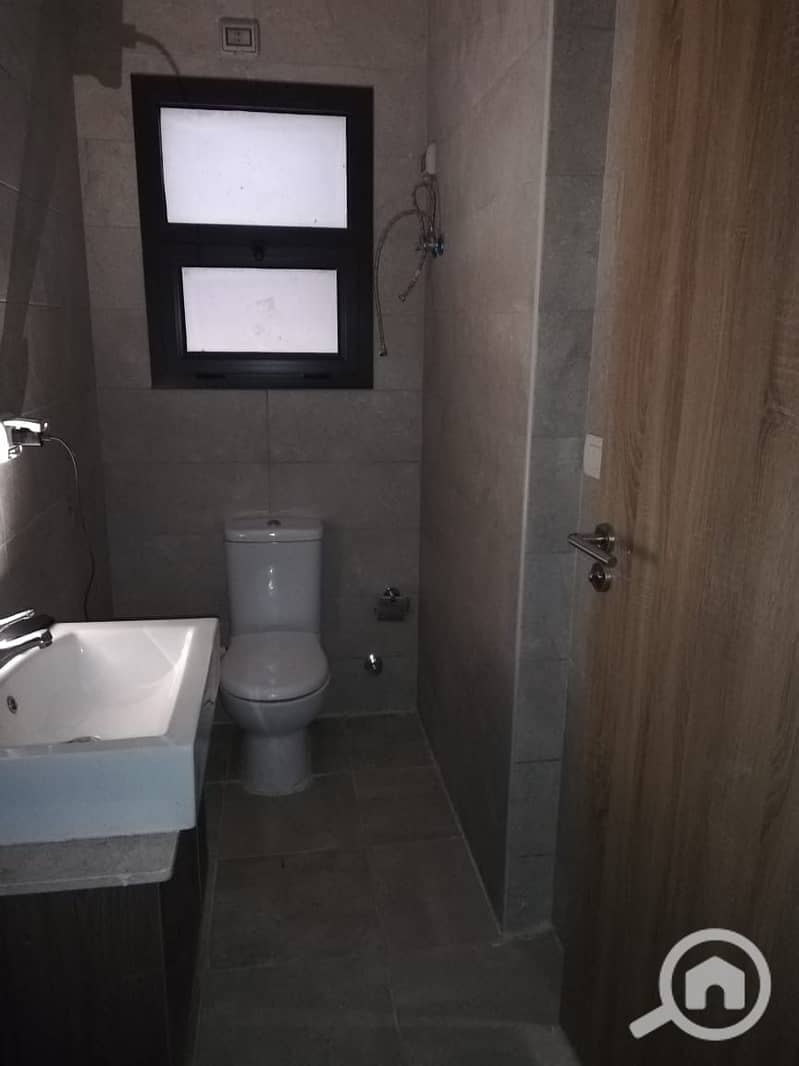 9 9d6a55cb-ef67-42b3-90aa-6afcc8c41ce4. jpeg