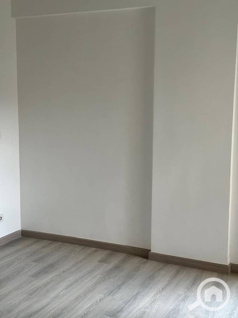 2c6e0b81-e913-484c-9468-1769ff72a7d7. jpg