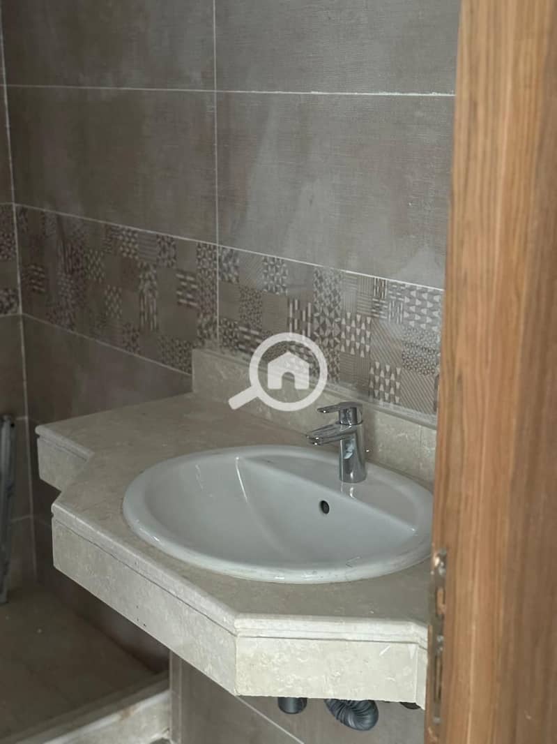 2 2dd87821-623f-44cd-9a90-df6b93b81c51. jpg