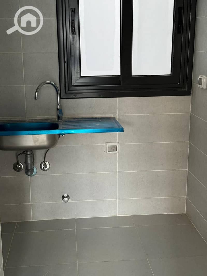 4 46392045-7cd8-476e-9c64-e36dde6fcc64. jpg