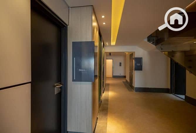 9 3880498-c3f41o. jpg