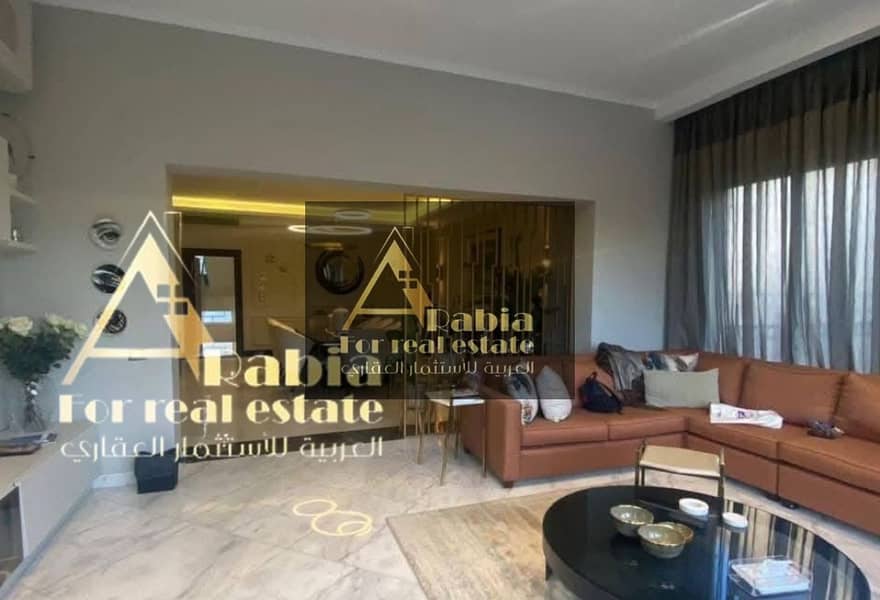 9 f0bdbcd8-32db-4ff1-b8b9-cd96fd743dbf. jpeg