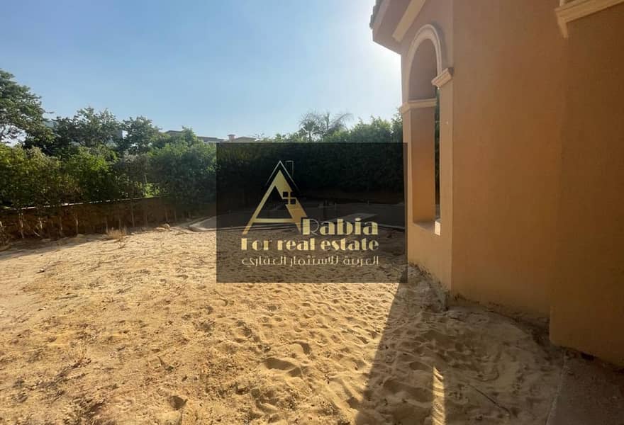 10 b9e68ce2-cfe6-404b-a564-fe6009af93e3. jpg