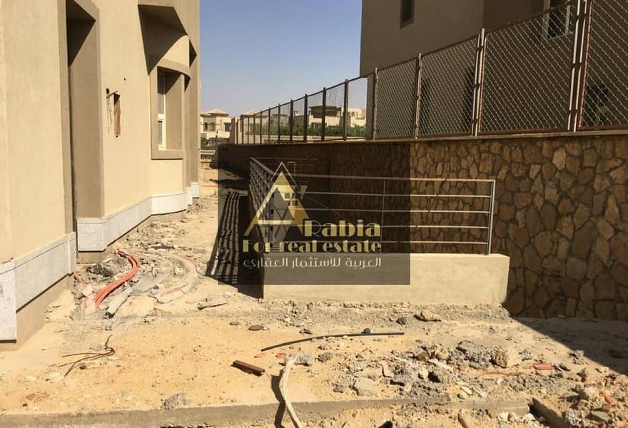 10 ee072108-0a3f-4720-9dae-9c6d8847a7a3. jpg