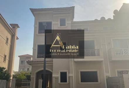 تاون هاوس 4 غرف نوم للبيع في القاهرة الجديدة، القاهرة - 59c8b194-a0c2-4929-b58d-71c08e695581. jpg تاون هاوس 4 غرف نوم للبيع في القاهرة الجديدة، القاهرة - 59c8b194-a0c2-4929-b58d-71c08e695581. jpg