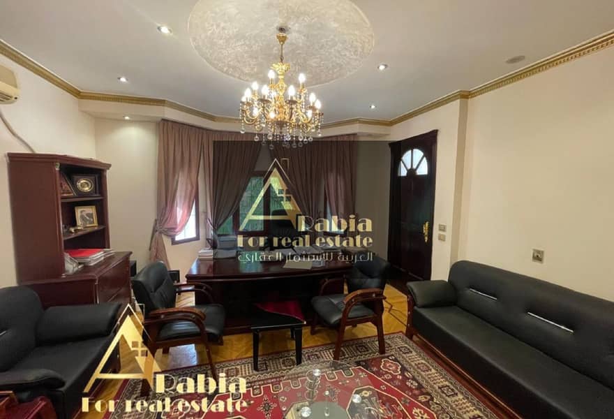 4 1e5f12e9-25cd-4f3a-aec3-b49e4acd207c. jpeg