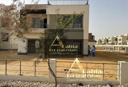 5 Bedroom Villa for Sale in New Cairo, Cairo - 4b120d2e-453b-4c00-8945-dc846d47e96b. jpg