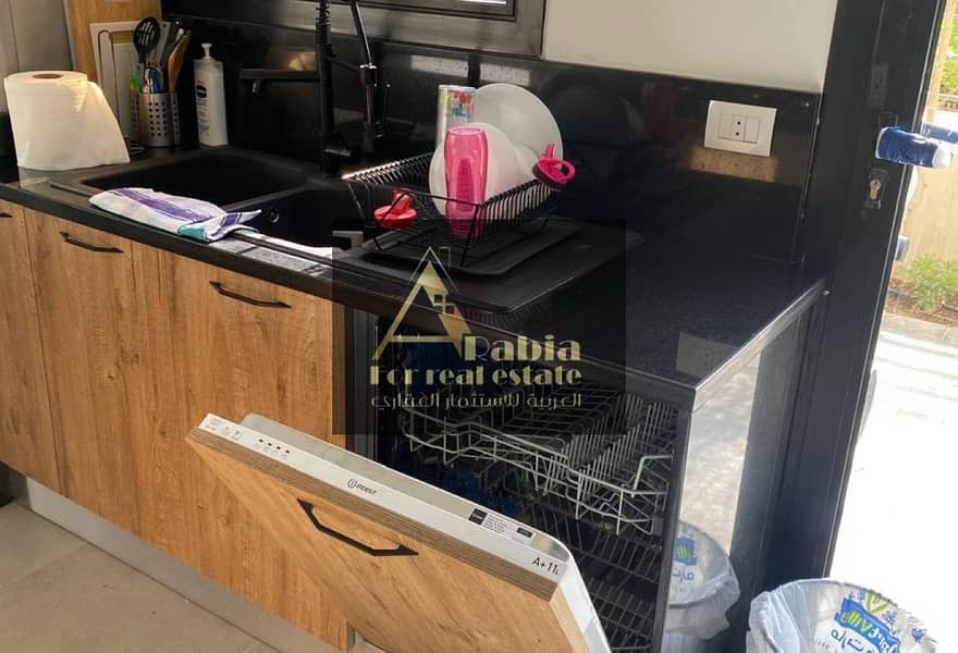 7 3fa539e6-6e69-477a-8854-205efb4b738d. jpg