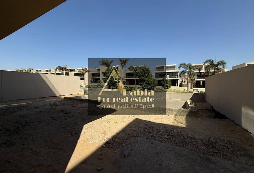 12 8dca3b56-dd80-47f4-b63b-35edb086e460. jpg