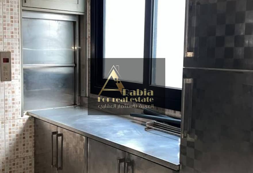 5 805c346f-0e59-46a9-90b7-306123ebb09d. jpg