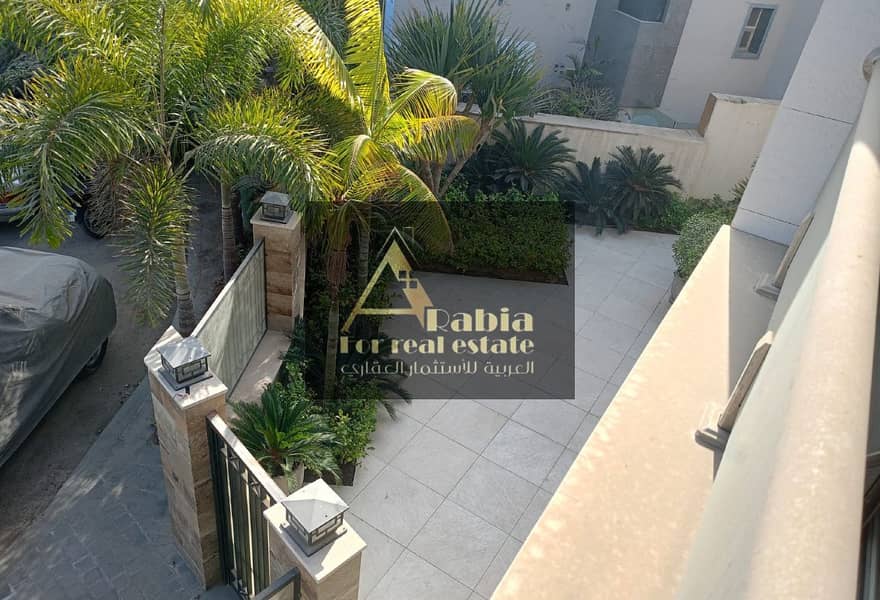 6 e0e4b538-4a24-4eed-8c8f-077e42e2a626. jpg