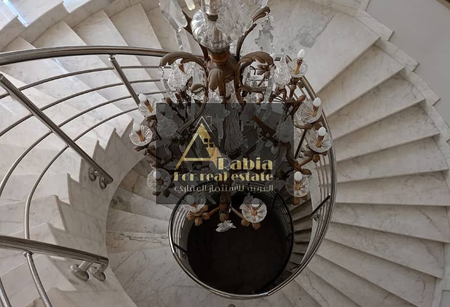 9 e04c773b-2aab-4b17-ac44-9c93c58b9e86. jpg