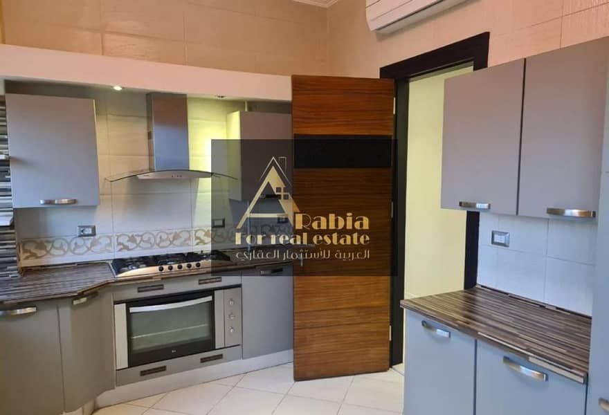 9 c03af496-6f45-4228-8f55-83a14a472fd6. jpg