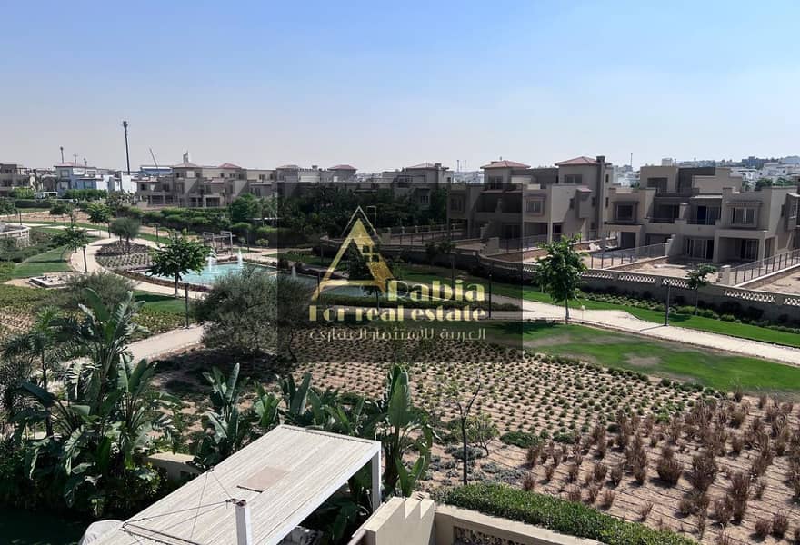 12 2bbbd25d-dbc6-4475-935a-215b5e52a435. jpg