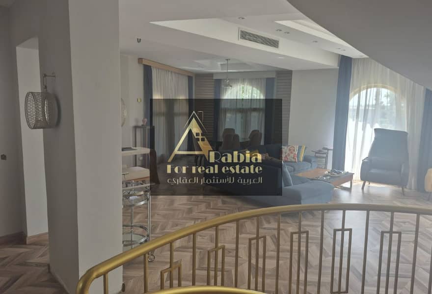 4 68a9a9c8-32cc-4104-9d16-dc0915b18ed8. jpg