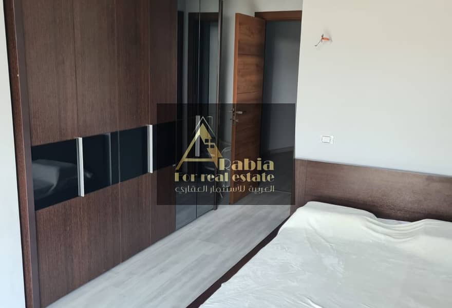 12 0964cf2f-1aa7-49e4-ade0-4a7416bd2b03. jpg