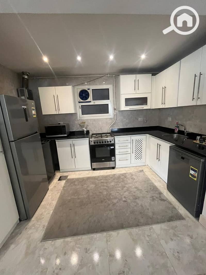 4 04300e81-5b12-46a1-9b98-cb85de83399d. jpeg