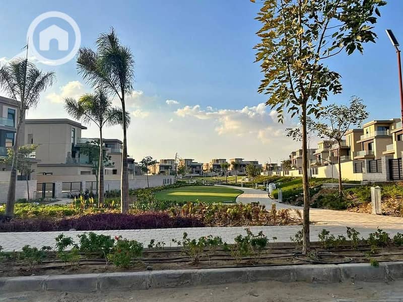 7 557017486_122192096780316340_3579399618973174748_n. jpg